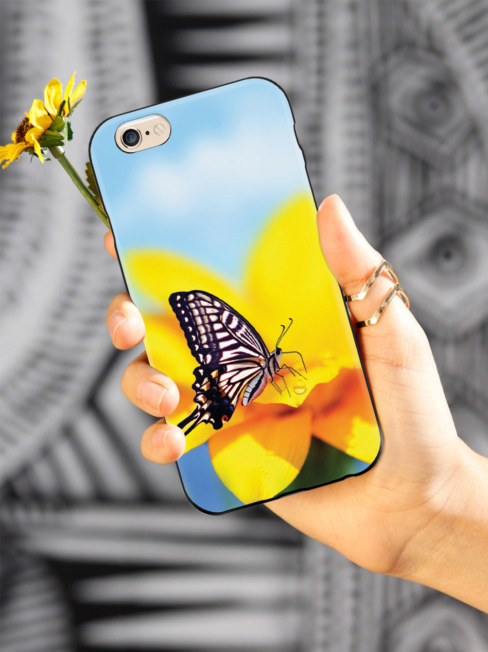 Monarch Butterfly on Yellow Flower - Black Case